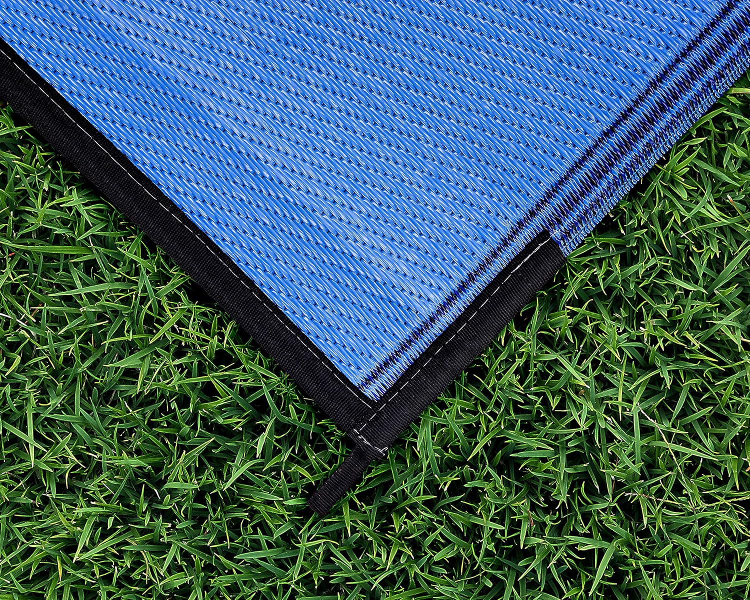Large Reversible Outdoor Patio Mat (9' x 12', Lattice Blue Design) K4653