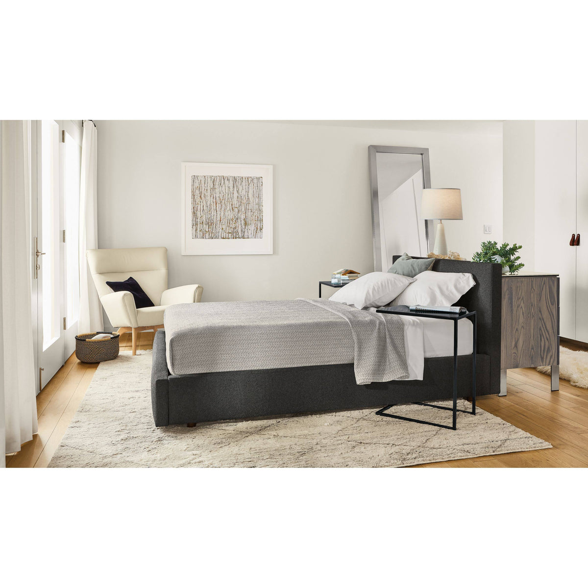 Slim C-Shaped Table T949