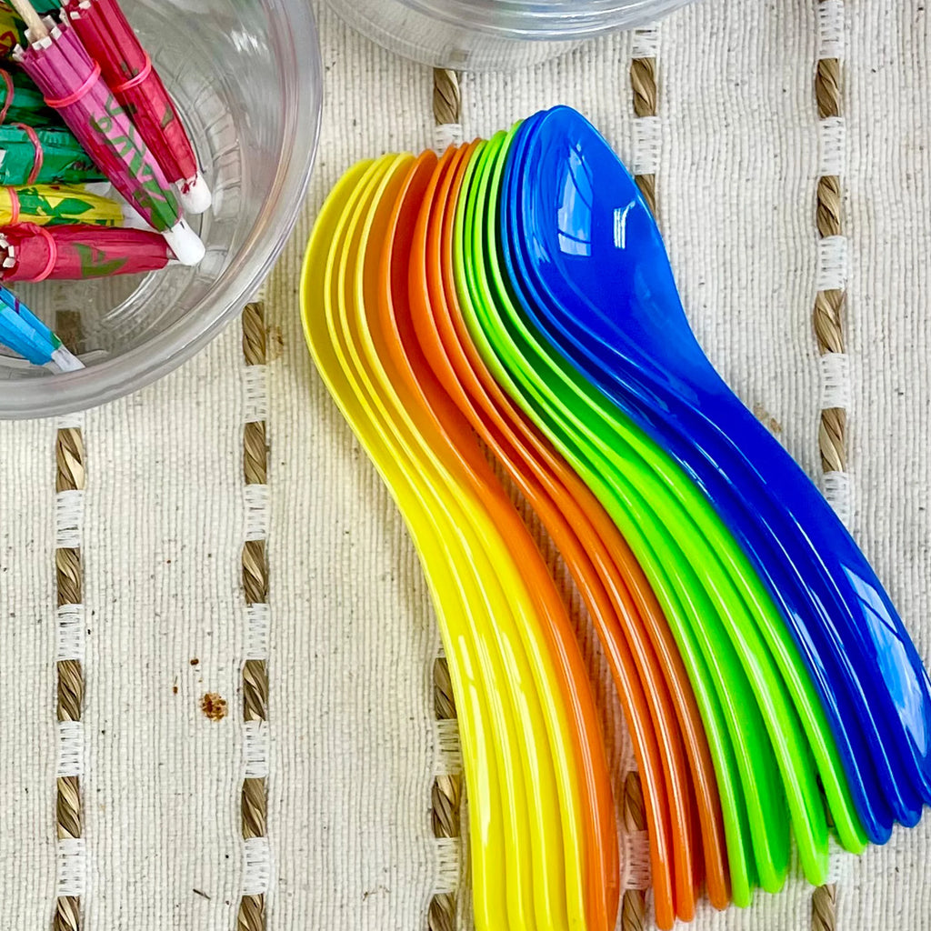 16 Pk Clear Plastic Banana Split Boats with Spoons and Umbrellas J3695