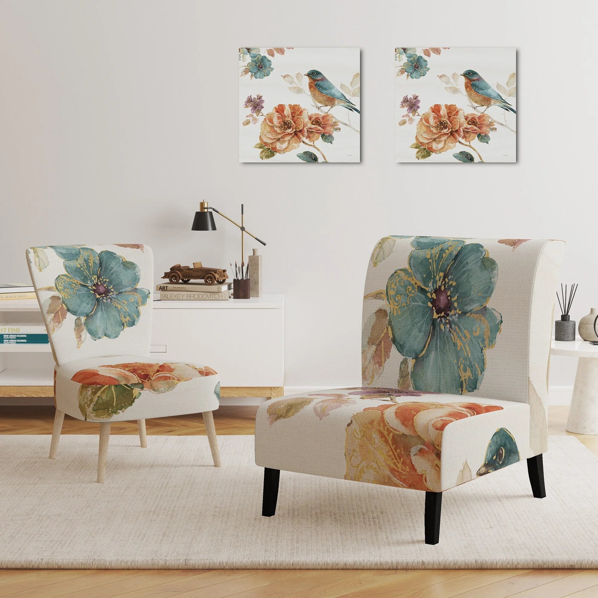Upholstered Traditional Accent Chair R307409