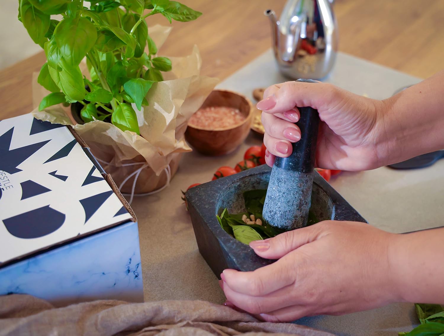 Large Granite Mortar and Pestle Set, Pack of 2 Y104783
