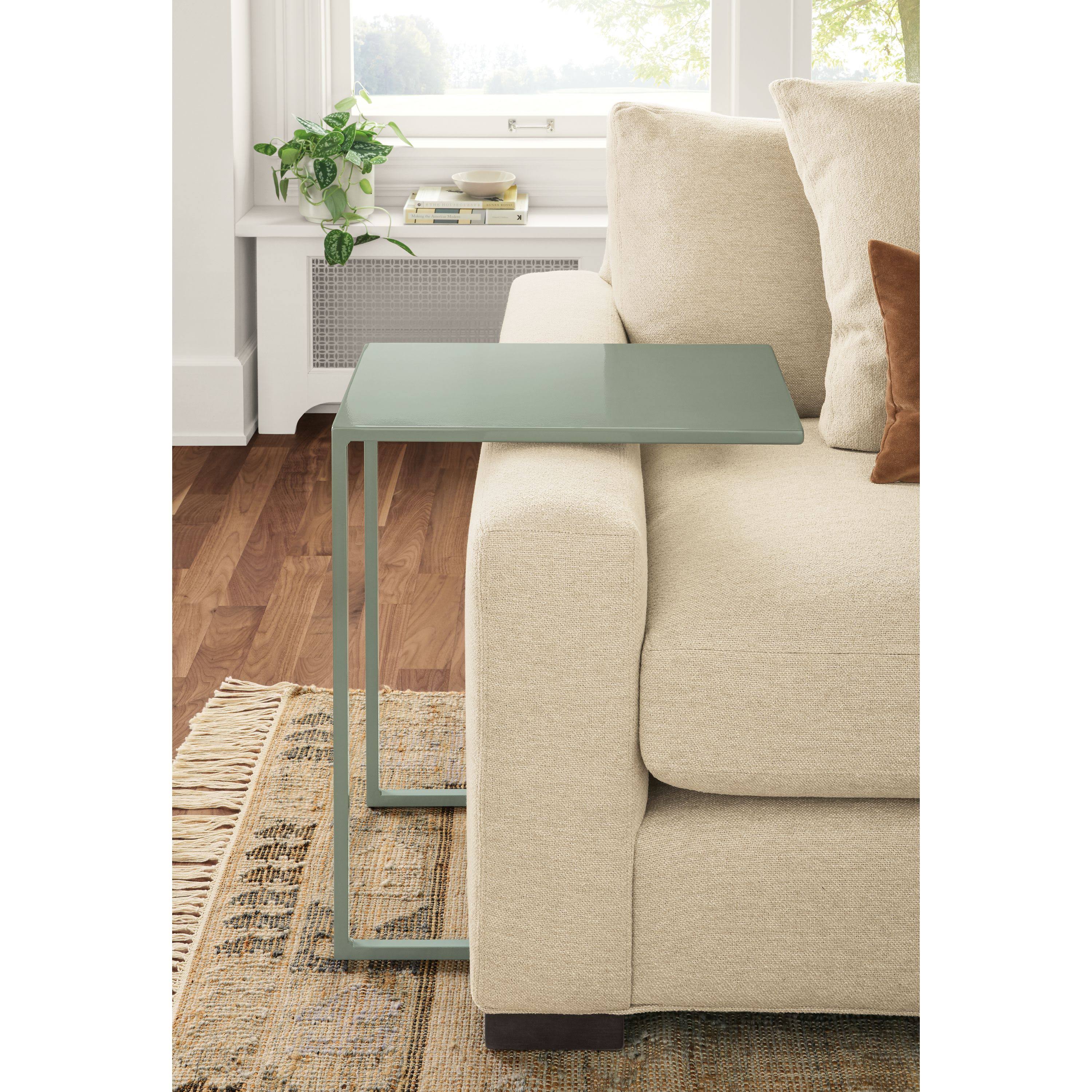 Slim C-Shaped Table T949